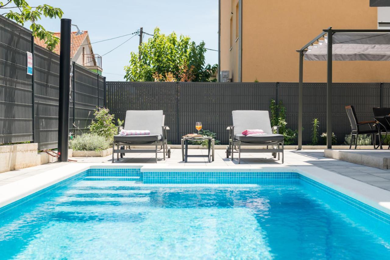 Appartamento New, Private Heated Swimming Pool, Free Parking, Trogir Centar Esterno foto