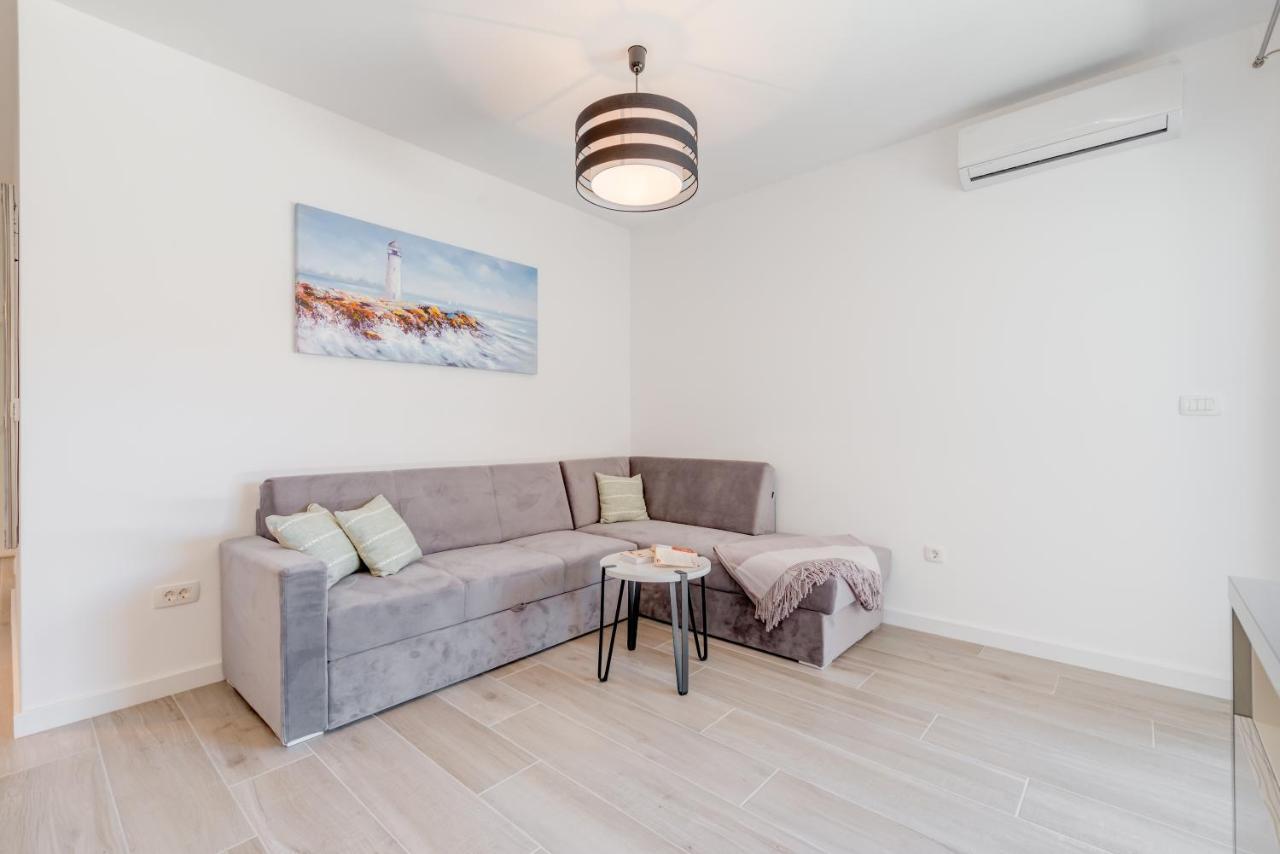 Appartamento New, Private Heated Swimming Pool, Free Parking, Trogir Centar Esterno foto