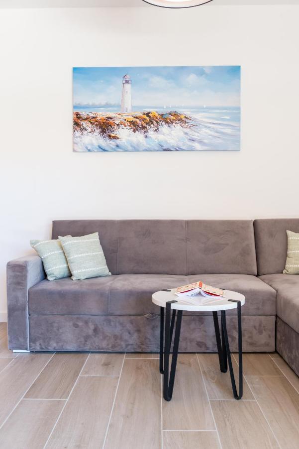 Appartamento New, Private Heated Swimming Pool, Free Parking, Trogir Centar Esterno foto